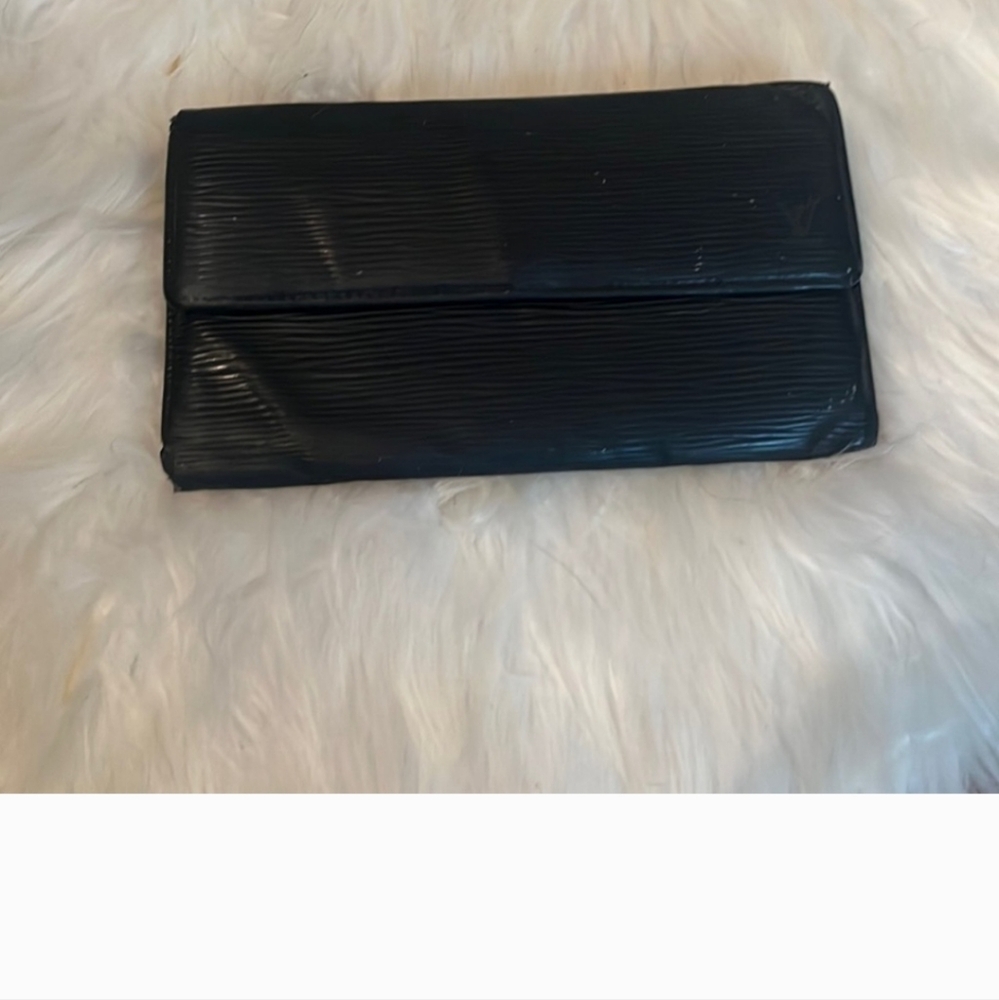 Louis Vuitton Black Leather Wallet Sleek Minimalist Design